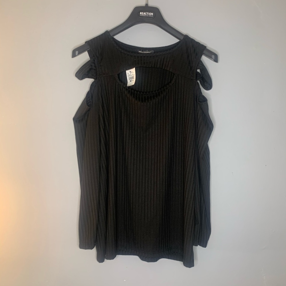 Ashley Stewart cut out top Sz 14/16 NWT